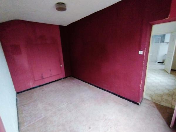 Maison
         5 pièces
        - 228 m² 240 000 € *