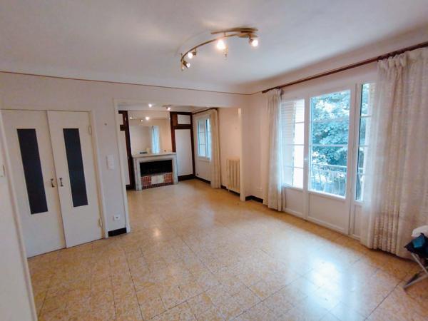 Maison
         5 pièces
        - 228 m² 240 000 € *