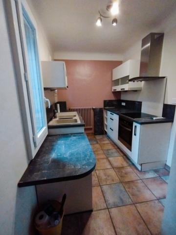 Maison
         5 pièces
        - 228 m² 240 000 € *
