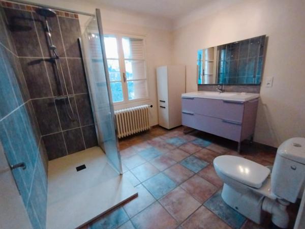 Maison
         5 pièces
        - 228 m² 240 000 € *