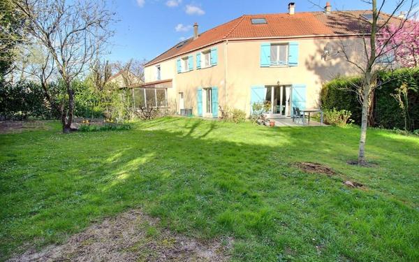 Maison à vendre    6 pièces •  Montigny-le-Bretonneux