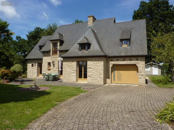 Maison à vendre à Dinan dans les Côtes-d'Armor (22100), ref : 038/239