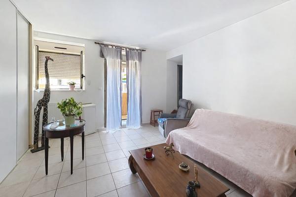 TARARE CENTRE - IMMEUBLE DE RAPPORT R+2 DE 277 M² - VENDU ENTIEREMENT LOUE