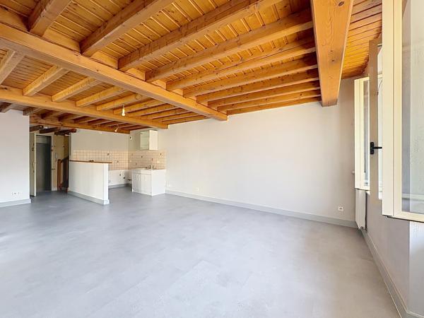 TARARE CENTRE - IMMEUBLE DE RAPPORT R+2 DE 277 M² - VENDU ENTIEREMENT LOUE