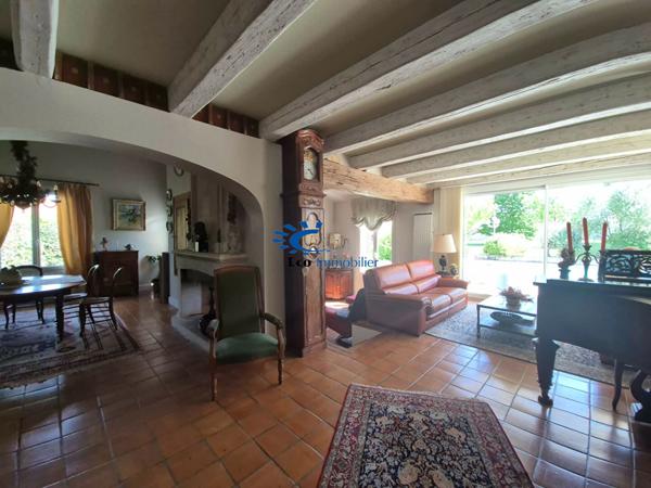 DOMPIERRE MAISON FAMILIALE 5 CHAMBRES GRANDE PARCELLE TERRAIN PISCINE  Dompierre sur mer