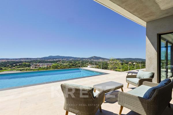 Contemporaine vue mer