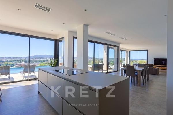 Contemporaine vue mer