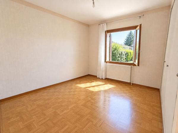 Maison familiale sur sous sol complet - 8 pièces 189 m²