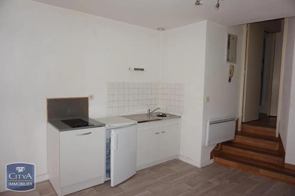 Appartement à louer 2 pièces 39.41m² Laval (53000)