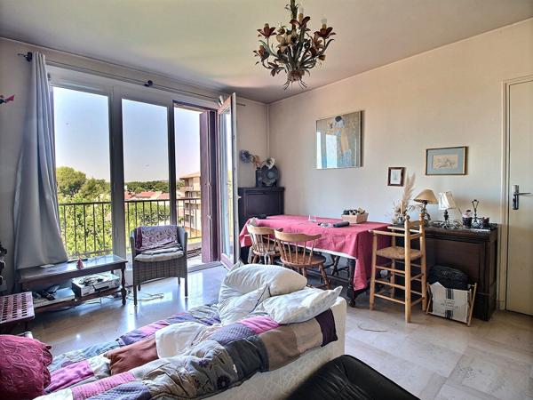 Appartement Avignon 3 pièce(s) 61.57m2 avec balcon garage et cave