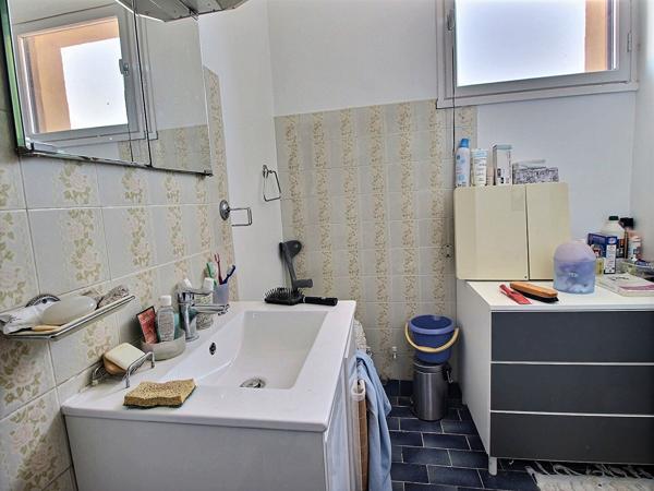 Appartement Avignon 3 pièce(s) 61.57m2 avec balcon garage et cave