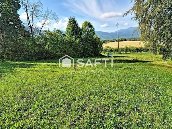 Libre de constructeur, au calme, 1000 m², emprise au sol 250 m²