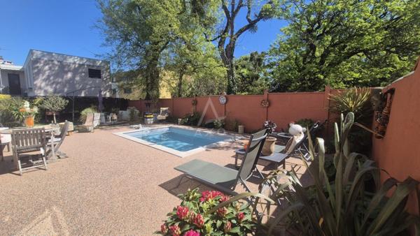 LE BOUSCAT Maison Rénovée avec Piscine 4 Chambres