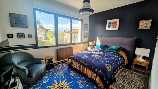 LE BOUSCAT Maison Rénovée avec Piscine 4 Chambres