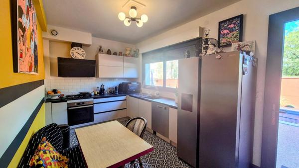 LE BOUSCAT Maison Rénovée avec Piscine 4 Chambres