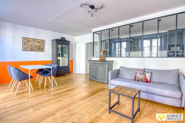 Versailles Notre-Dame APpartement 3 pièces 76.7 m² situé au 1er étage avec parking en option 600 000 € **  - Référence  27597