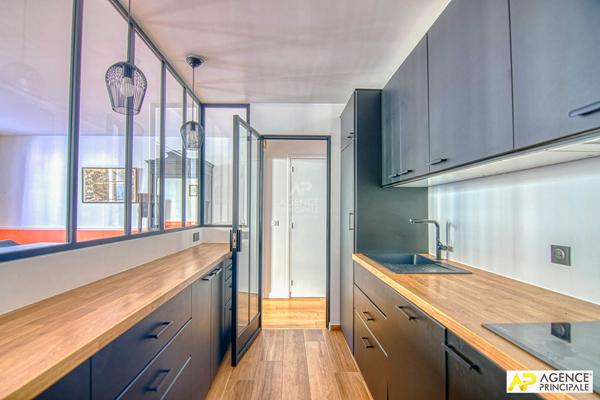 Versailles Notre-Dame APpartement 3 pièces 76.7 m² situé au 1er étage avec parking en option 600 000 € **  - Référence  27597