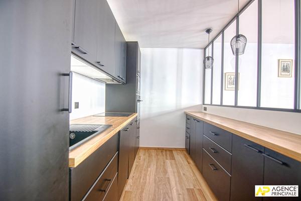 Versailles Notre-Dame APpartement 3 pièces 76.7 m² situé au 1er étage avec parking en option 600 000 € **  - Référence  27597