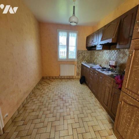 Maison d'habitation à vendre dans le centre de Landeleau, Finistère 29