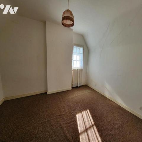 Maison d'habitation à vendre dans le centre de Landeleau, Finistère 29