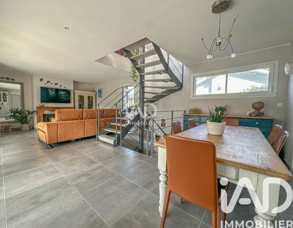 Maison à vendre 6 pièces 165 m² Saint-Médard-en-Jalles