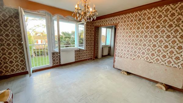 Houilles (78800) Houilles, rue de la Paix, 4 pièces de 68 m² à rénover, 2/3 chambres, cave et box