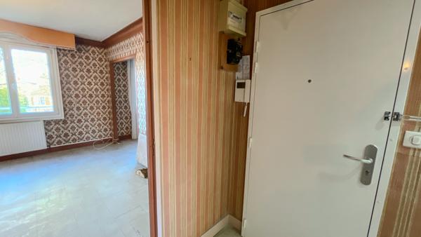 Houilles (78800) Houilles, rue de la Paix, 4 pièces de 68 m² à rénover, 2/3 chambres, cave et box