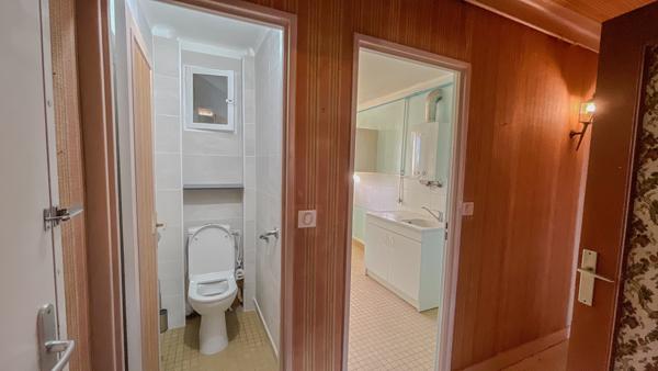 Houilles (78800) Houilles, rue de la Paix, 4 pièces de 68 m² à rénover, 2/3 chambres, cave et box