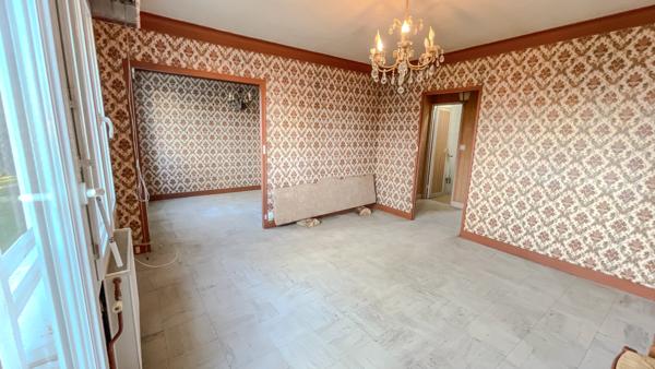 Houilles (78800) Houilles, rue de la Paix, 4 pièces de 68 m² à rénover, 2/3 chambres, cave et box