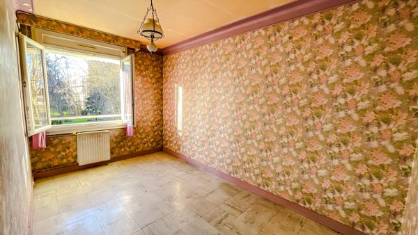 Houilles (78800) Houilles, rue de la Paix, 4 pièces de 68 m² à rénover, 2/3 chambres, cave et box