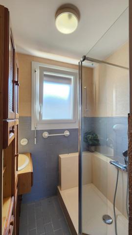 Maison T5+1 entretenue, garage camping-car, "suite parental" de plain-pied et extérieur facile à vivre : un bien rare poche du village !