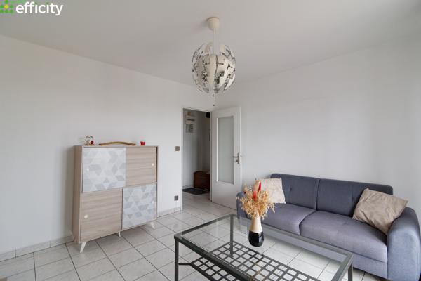 Appartement
         2 pièces
        - 44 m² Exclusivité 115 000 € *