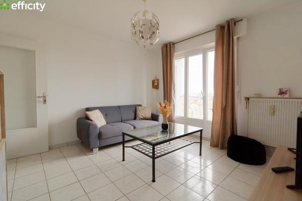 Appartement
         2 pièces
        - 44 m² Exclusivité 115 000 € *