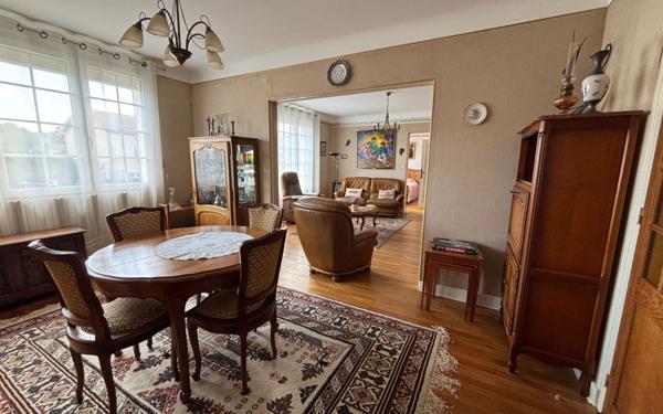 Maison à vendre    7 pièces •  Niort