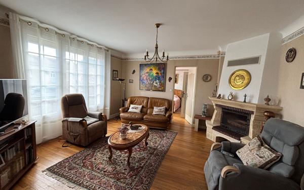 Maison à vendre    7 pièces •  Niort