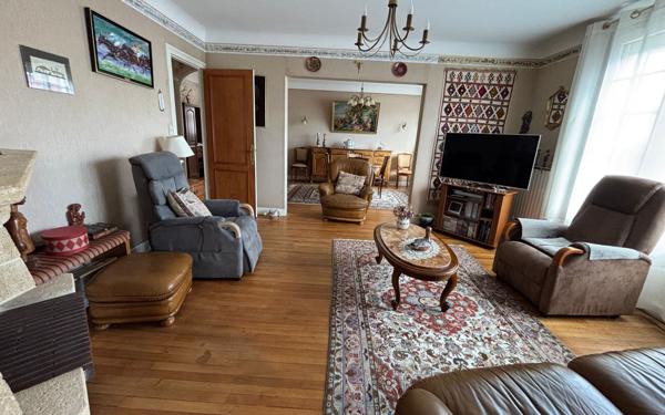 Maison à vendre    7 pièces •  Niort