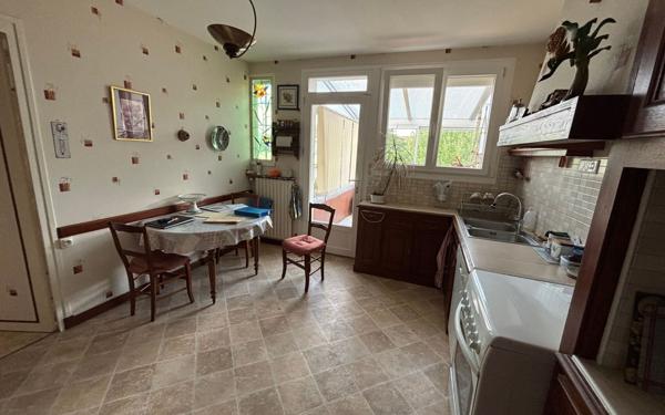 Maison à vendre    7 pièces •  Niort