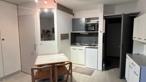 Appartement à GREOUX-LES-BAINS, 04800 - 1 pièce 20m²