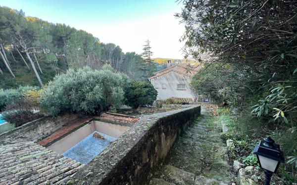 Maison à vendre    5 pièces • 206 m2 Barbentane