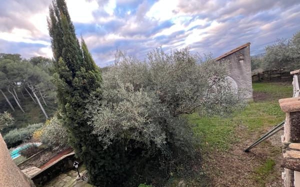 Maison à vendre    5 pièces • 206 m2 Barbentane