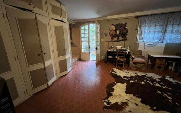 Maison à vendre    5 pièces • 206 m2 Barbentane