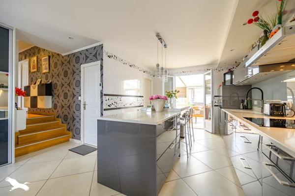 Maison à vendre |  Nieul-sur-Mer |  5 pièces | 142 m²