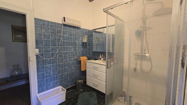 Maison de village en pierre avec terrasse, grand séjour, cuisine équipée, 4 chambres, atellier et caves, à DUNIERE SUR EYRIEUX (07), à 35 mn de Valence (26)