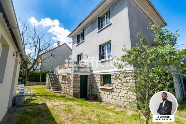 Maison
         6 pièces
        - 140 m² 339 500 € *