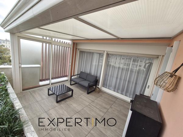 Poitiers (86000) POITIERS - F2 avec terrasse couverte et garage en sous-sol dans une résidence sécurisée avec ascenseur