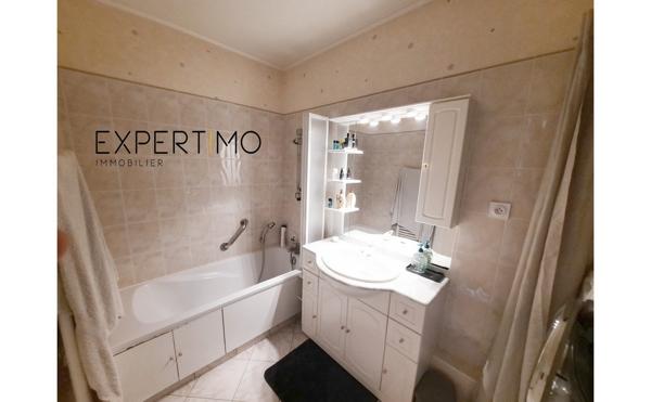 Poitiers (86000) POITIERS - F2 avec terrasse couverte et garage en sous-sol dans une résidence sécurisée avec ascenseur