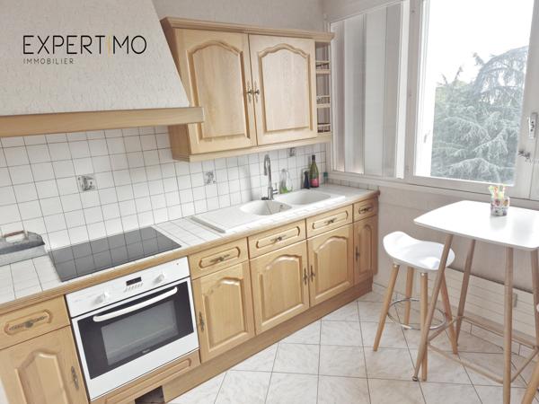 Poitiers (86000) POITIERS - F2 avec terrasse couverte et garage en sous-sol dans une résidence sécurisée avec ascenseur