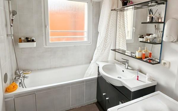 Appartement à vendre    3 pièces • 64,61 m2 Saint-Denis