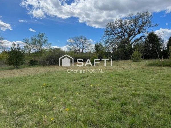 superbe terrain plat de 1220M²