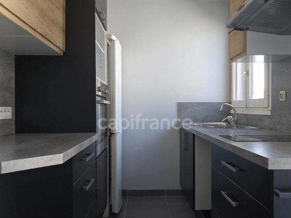 Appartement à vendre 4 pièces LA LONDE LES MAURES  CENTRE VILLE (83)